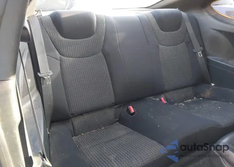 2011 Hyundai Genesis 2.0T z USA, uszkodzony, nr VIN KMHHT6KD8BU063903